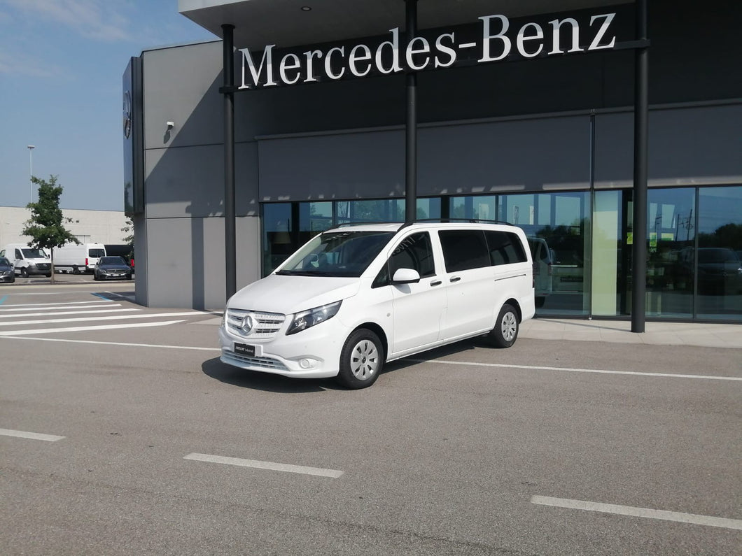 RENTAL VAN - Mercedes White